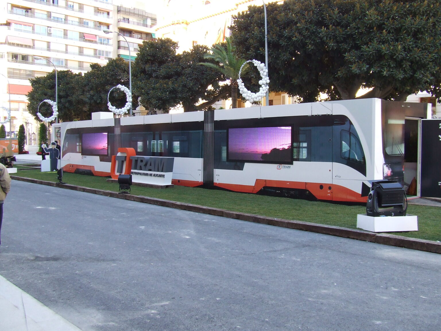 Maximiza tu Espacio Comercial: Beneficios de las Casetas Prefabricadas en Alicante